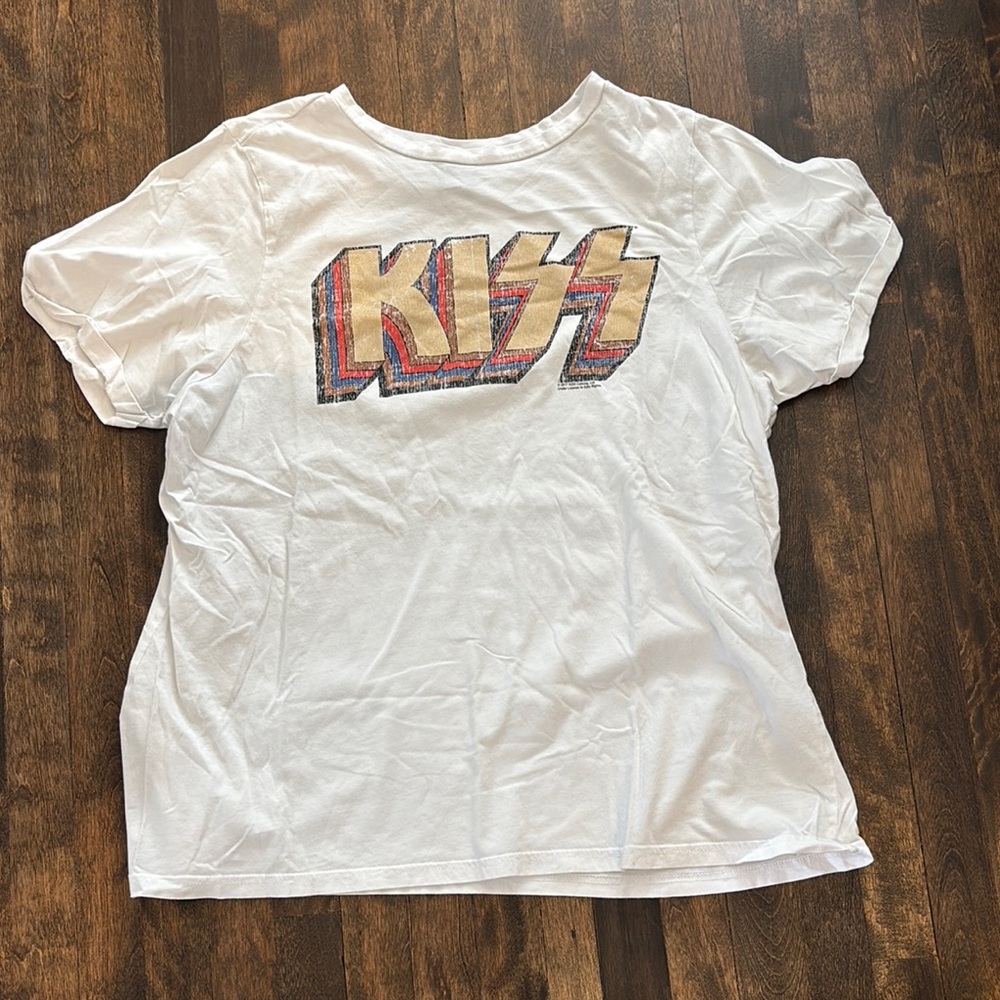 Kiss Short Sleeve Tee